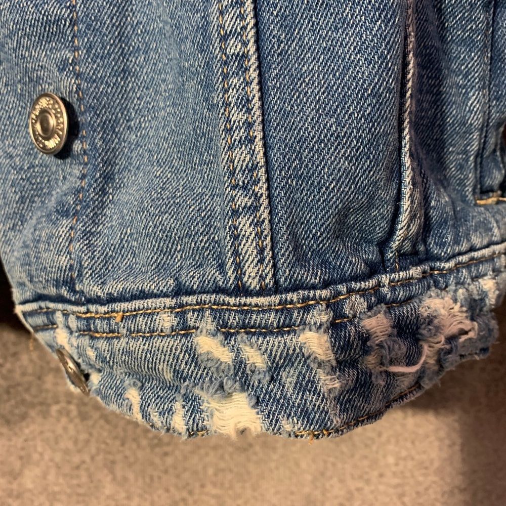 Forever 21 Ripped Blue Jean Jacket women’s size Small - Picture 3 of 9